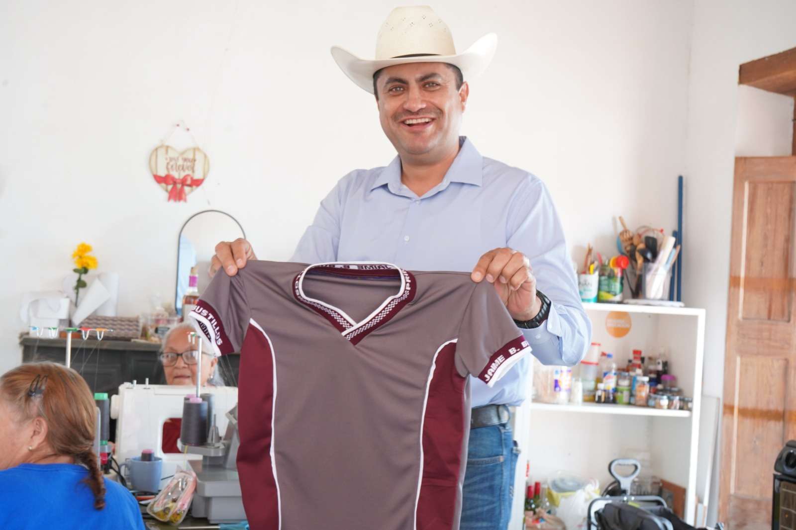 Entregan apoyo al programa Las Misiones Culturales Rurales
