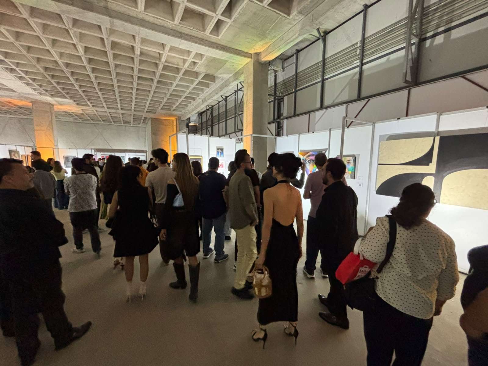 Inauguran Feria de Arte y Exposición del Fich en Paseo Central