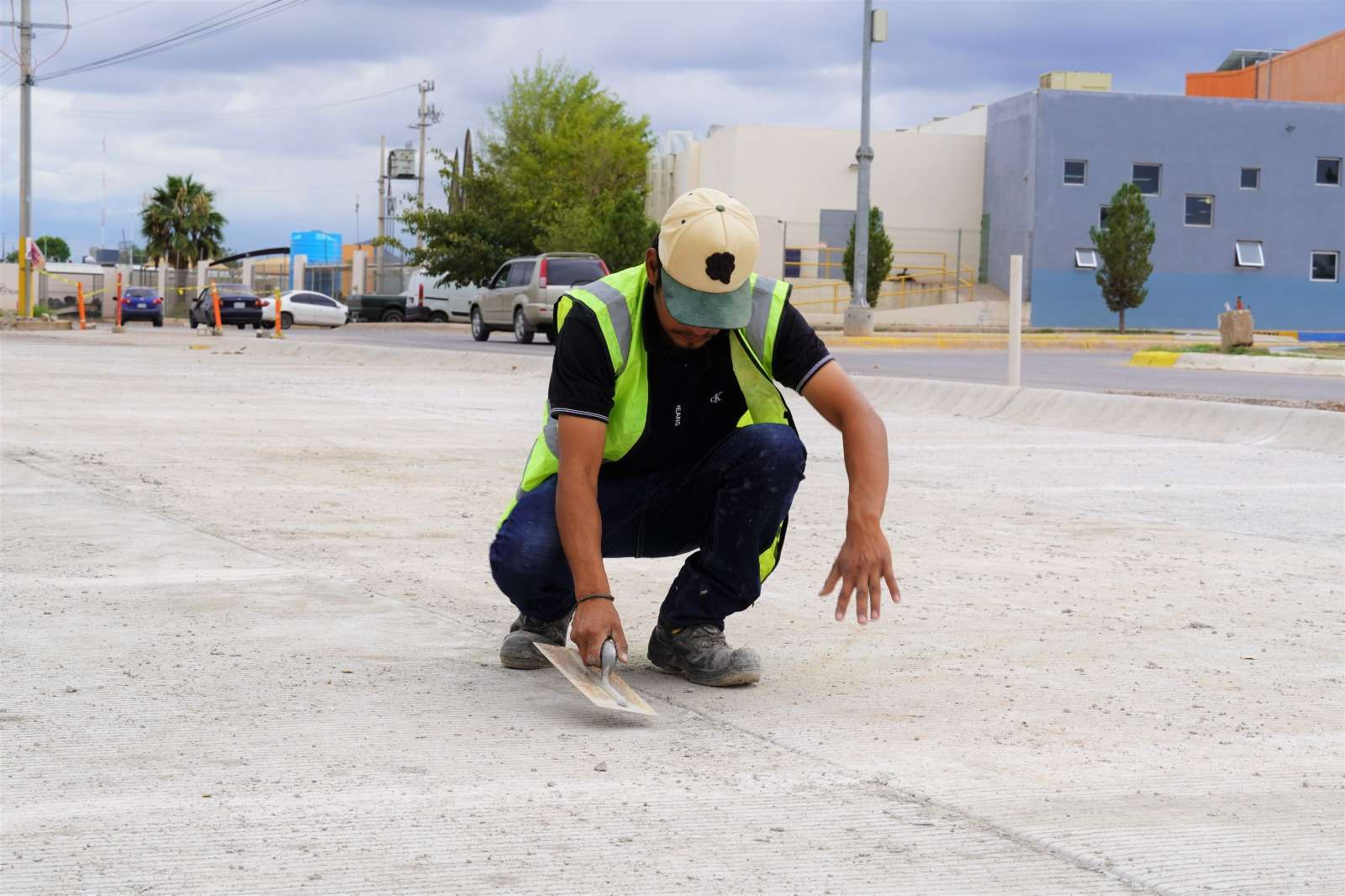Avanza 70% de pavimentación en calle Río Nilo