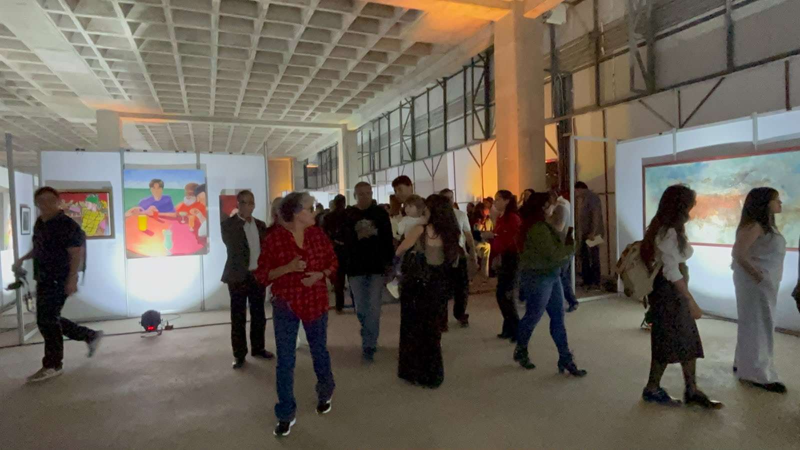 Inauguran Feria de Arte y Exposición del Fich en Paseo Central