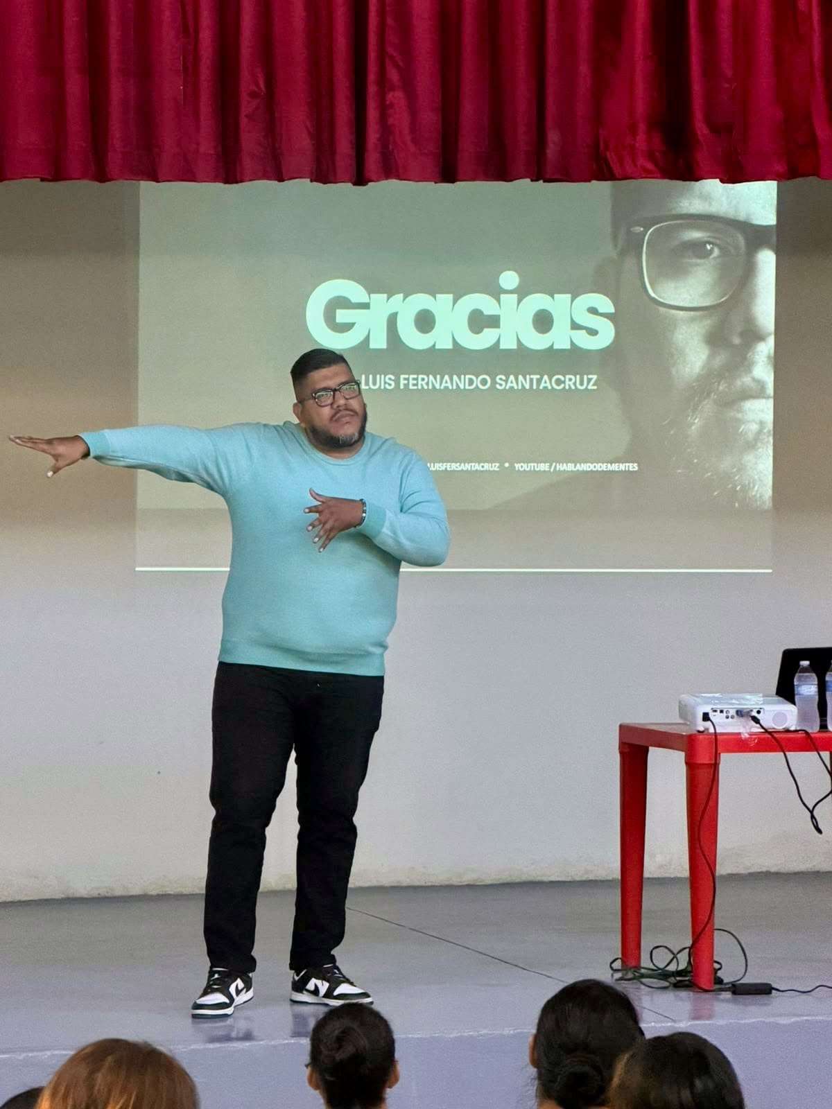Imparten conferencias para prevenir reclutamiento criminal de jóvenes