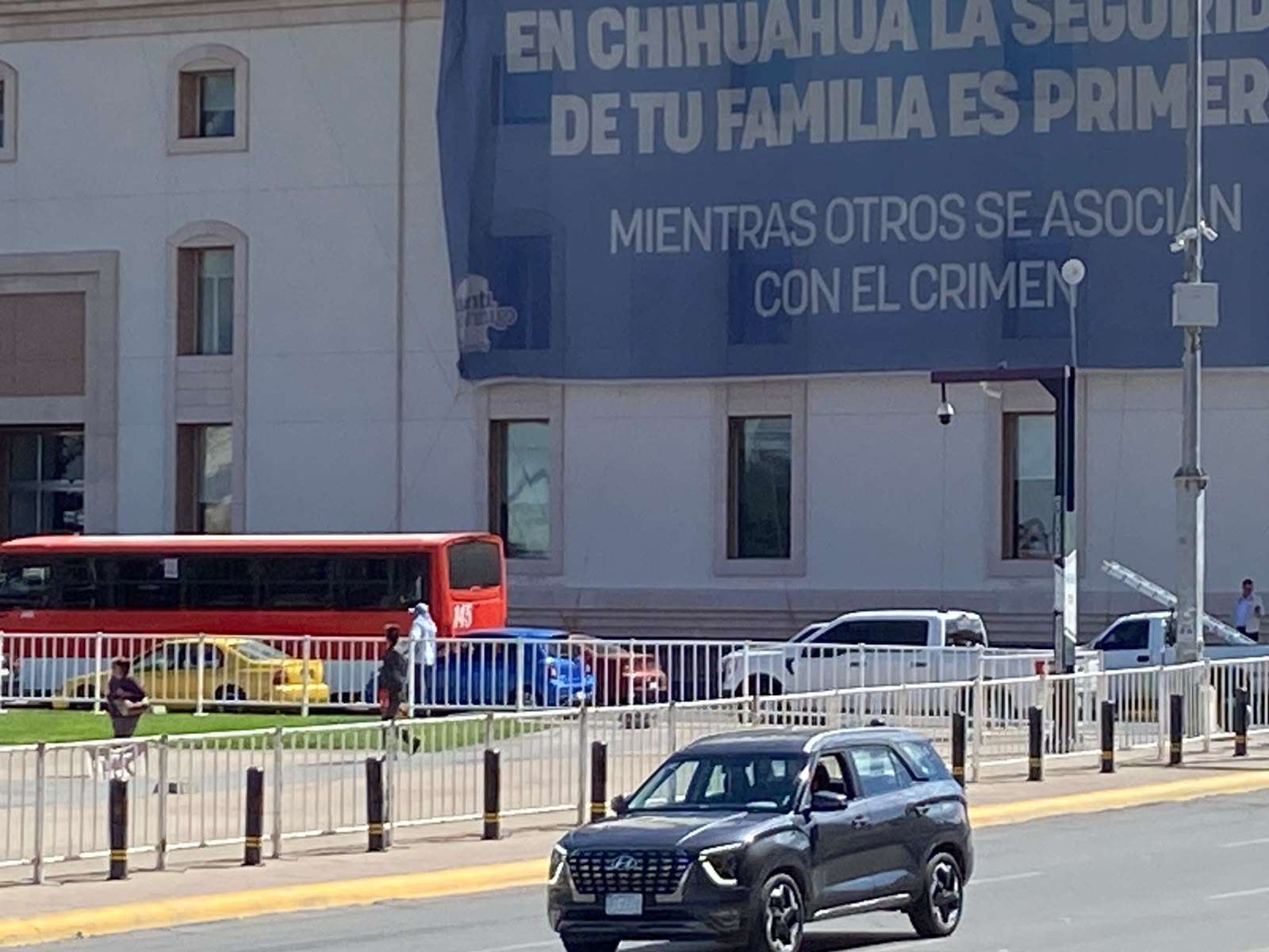 Preparan Plaza del Ángel para concierto de Alejandro Fernández