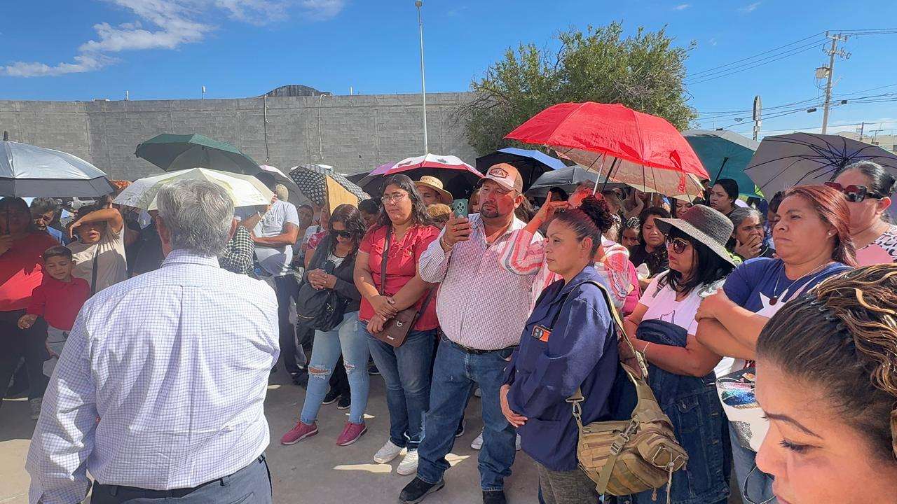 Protestan más de 100 morenistas contra designación de Andrea Chávez 