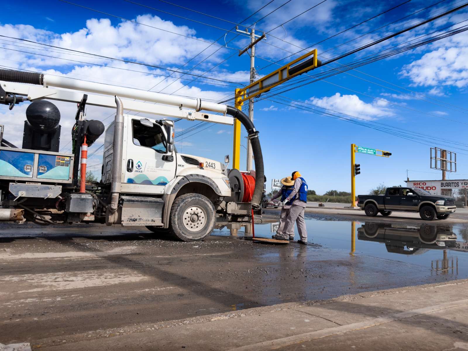 Despliegan tres equipos Vactor en Juárez Porvenir para atender brotes tras lluvias