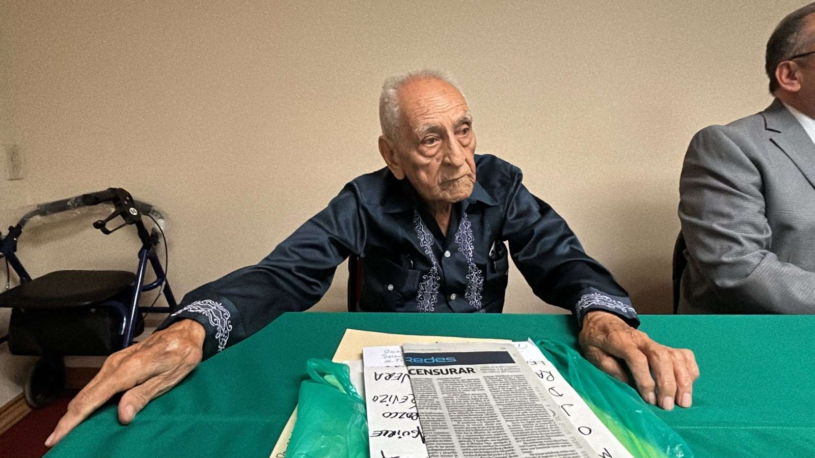 Rinde Uach homenaje al periodista Jesús Manuel González Raizola
