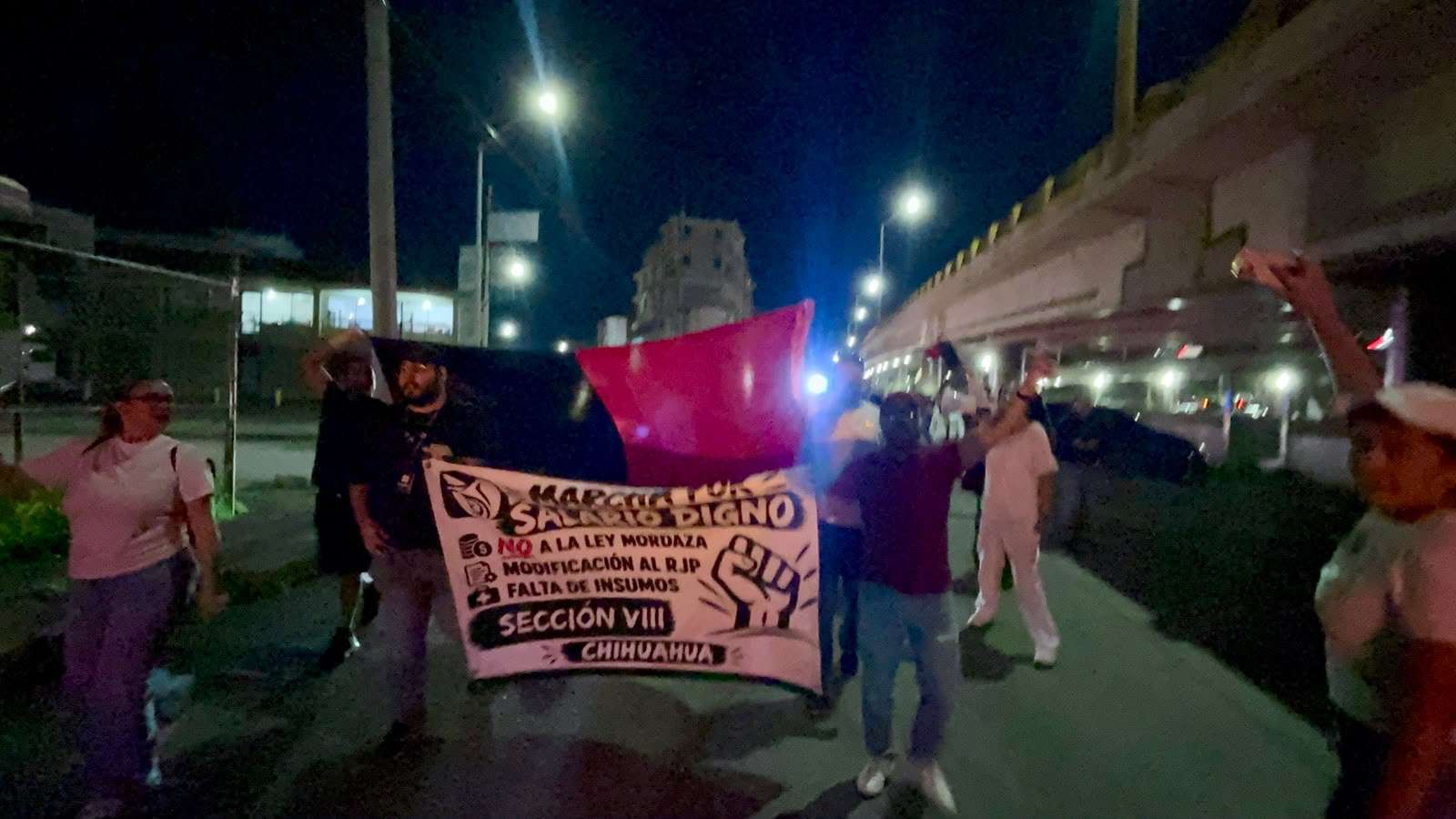 Marchan empleados del Imss hasta el Morelos