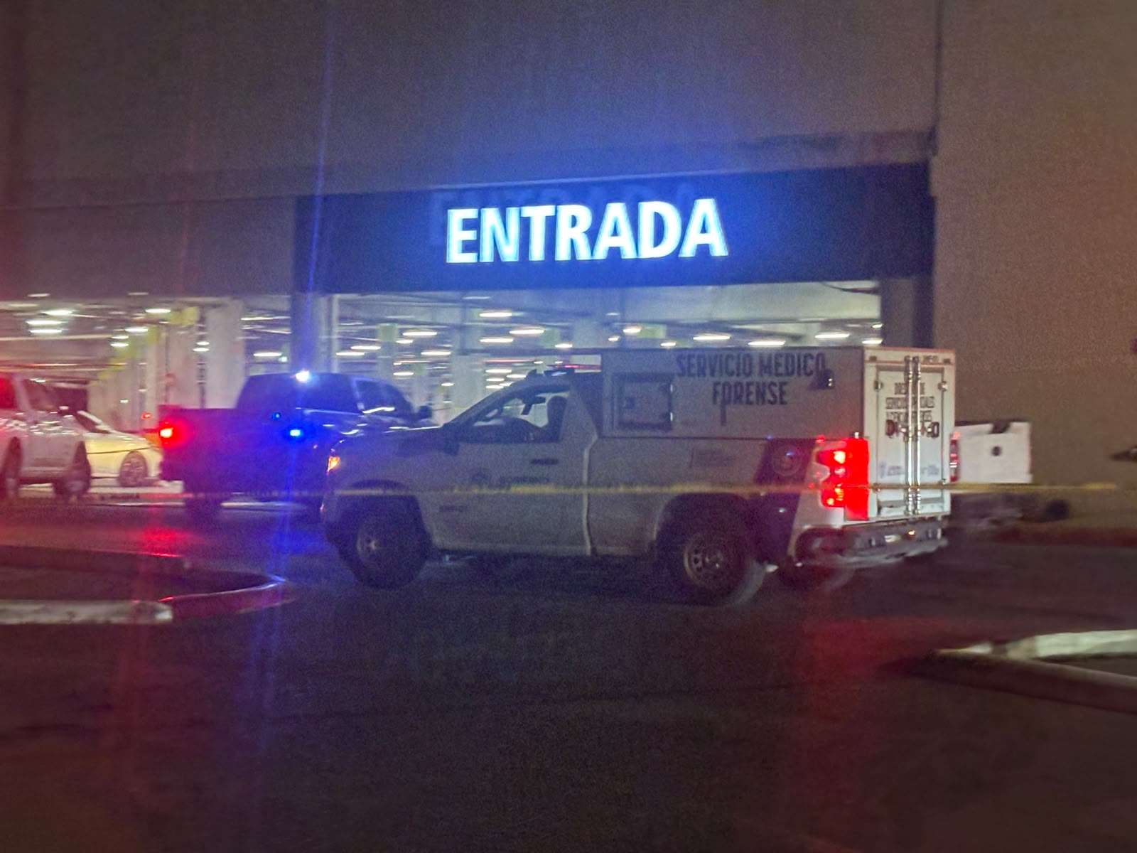 Matan a uno a balazos en estacionamiento de Fashion Mall