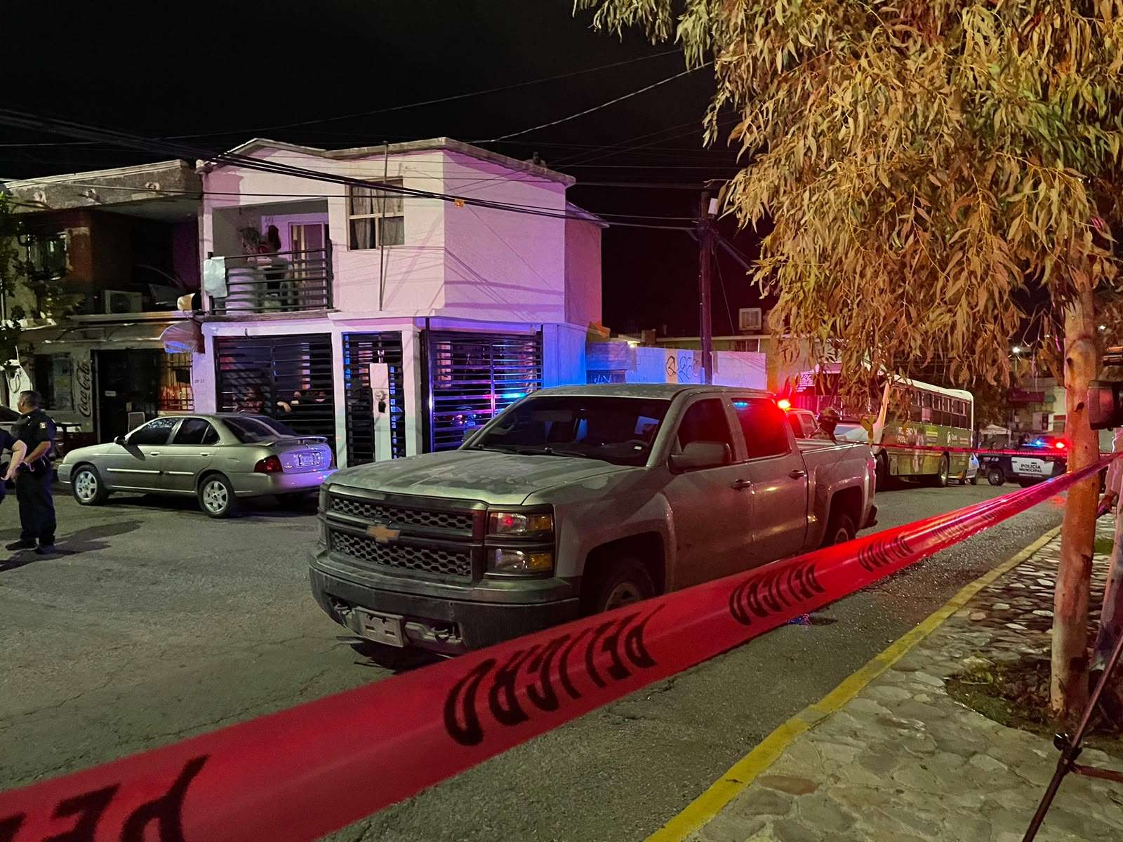 Atacan a balazos a dos en la colonia Los Mezquites