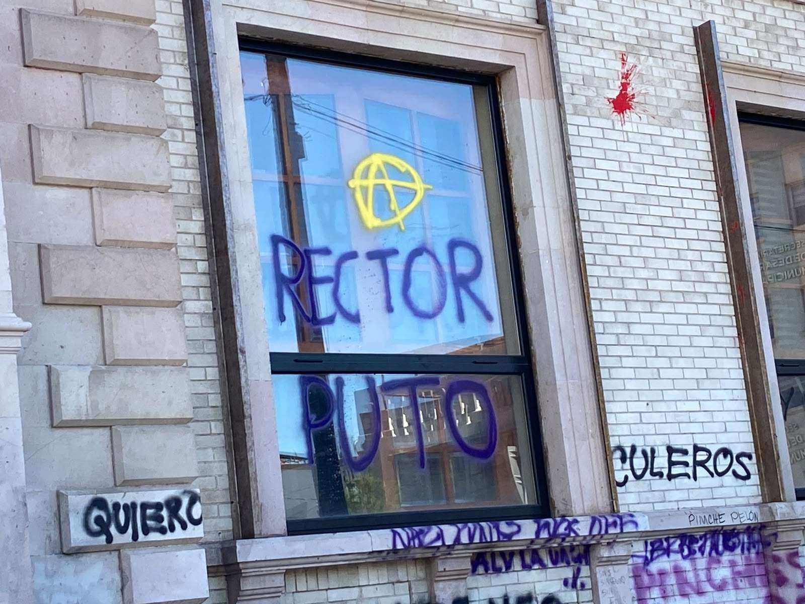 Acuden de notaría 13 a dar fe de daños en edificio de Rectoría