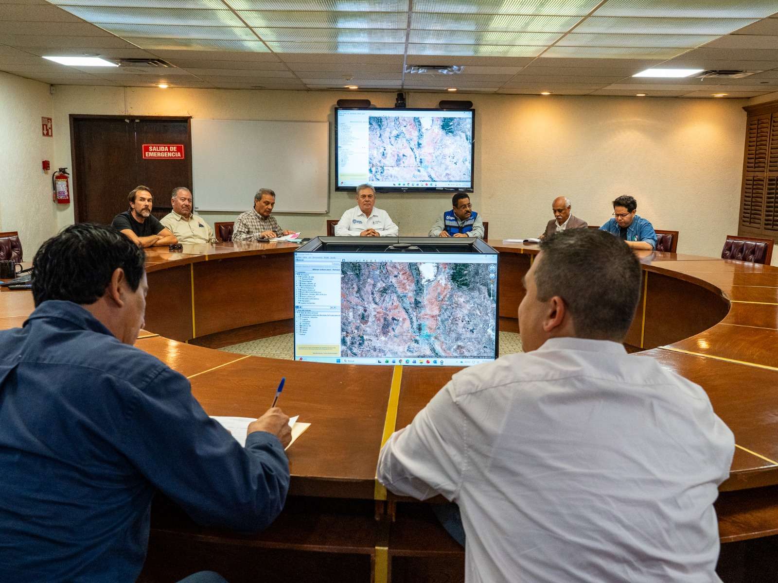 Recorre Director de Jmas zonas afectadas por creciente del Río Bravo
