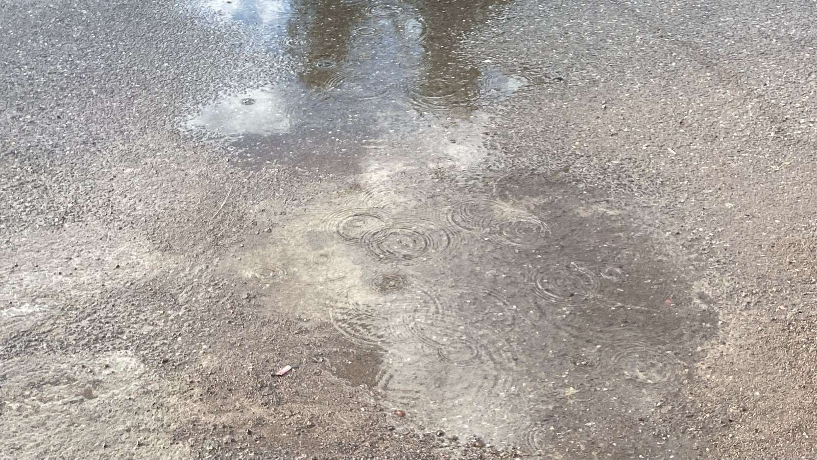 Cae lluvia ligera en el centro de Chihuahua