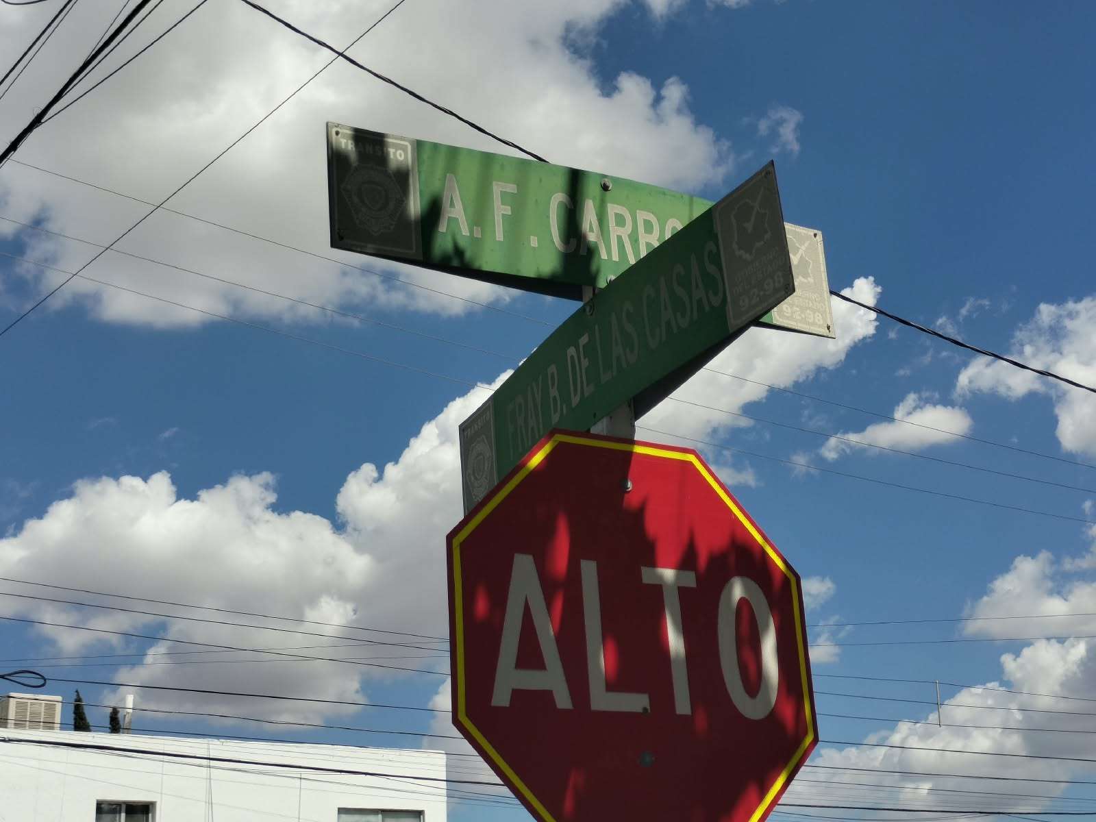 Luce deteriorada la nomenclatura de calles en Chihuahua