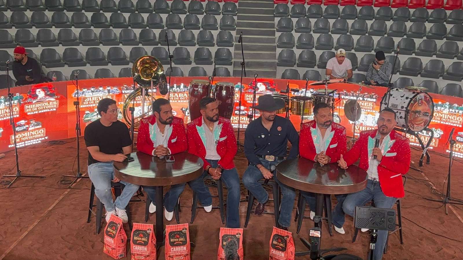 Presentan cartelera del Palenque de Expogan 2026