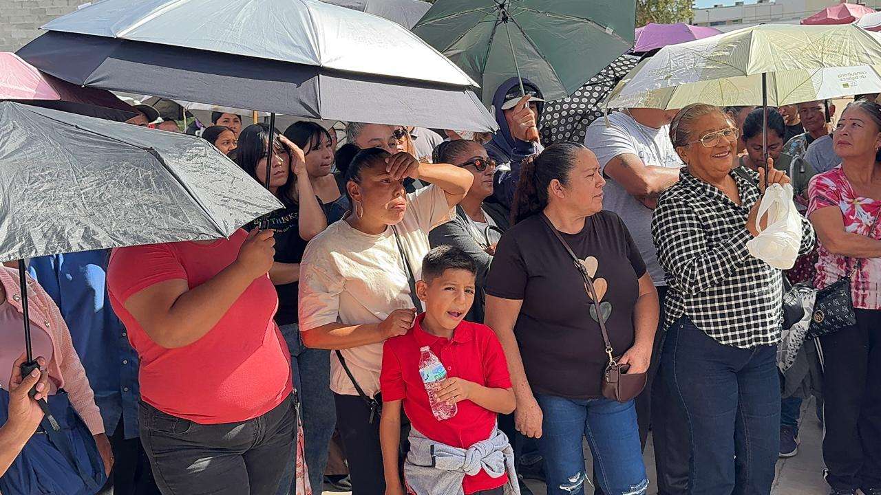 Protestan más de 100 morenistas contra designación de Andrea Chávez 