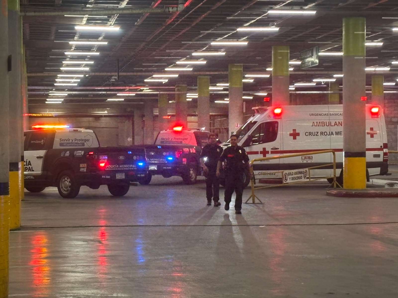 Identifican a ejecutado en estacionamiento de Fashion Mall 