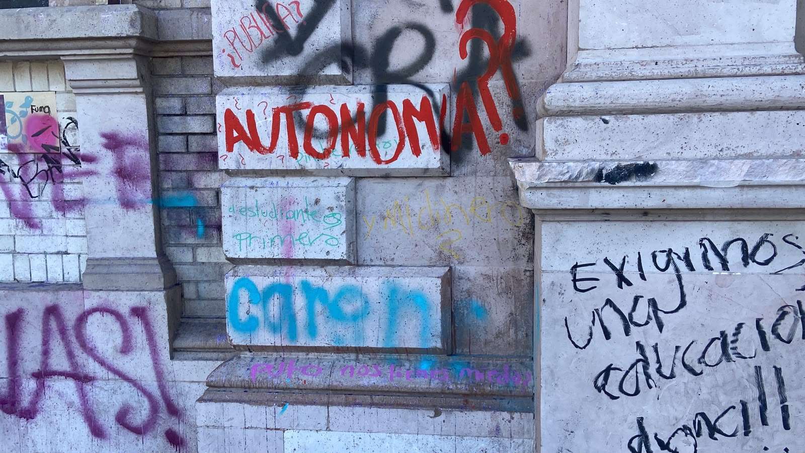 Acuden de notaría 13 a dar fe de daños en edificio de Rectoría