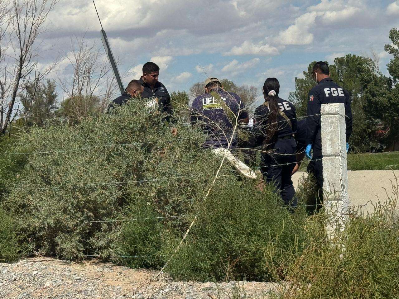 Localizan cuerpo de hombre en interior del canal de aguas negras en El Valle