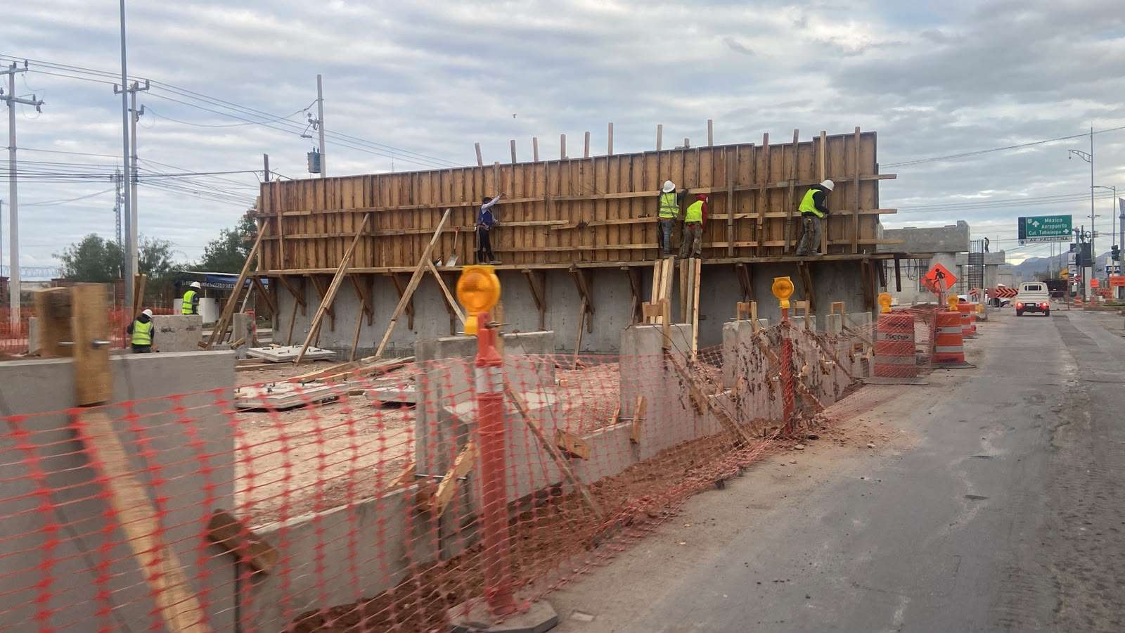 Avanza 40% la construcción del puente Palestina y Fuerza Aérea