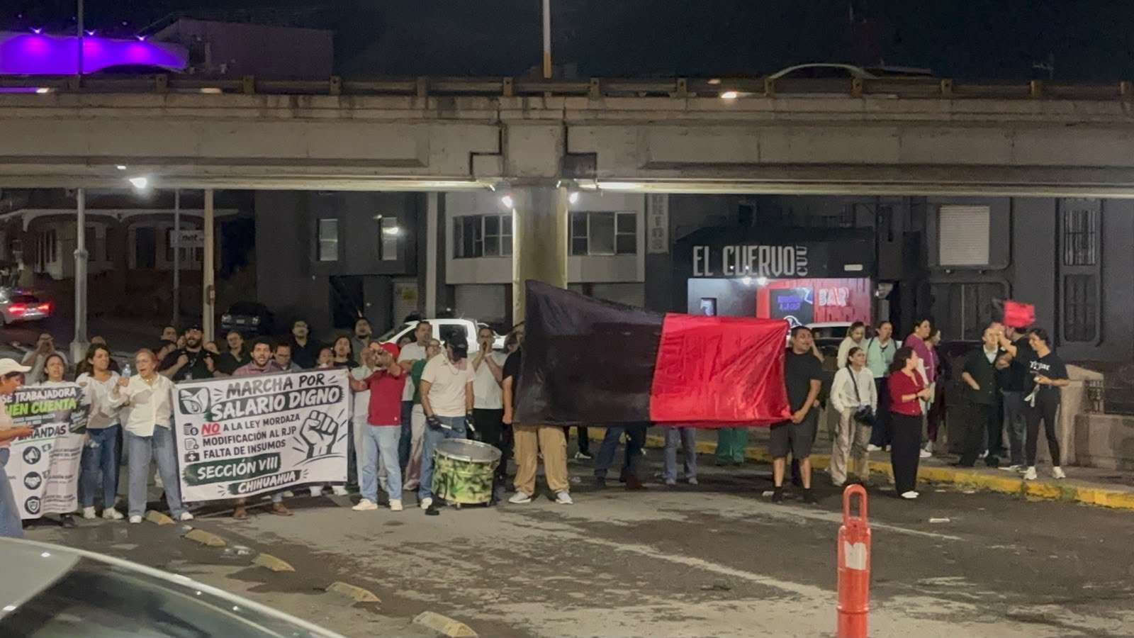 Marchan empleados del Imss hasta el Morelos