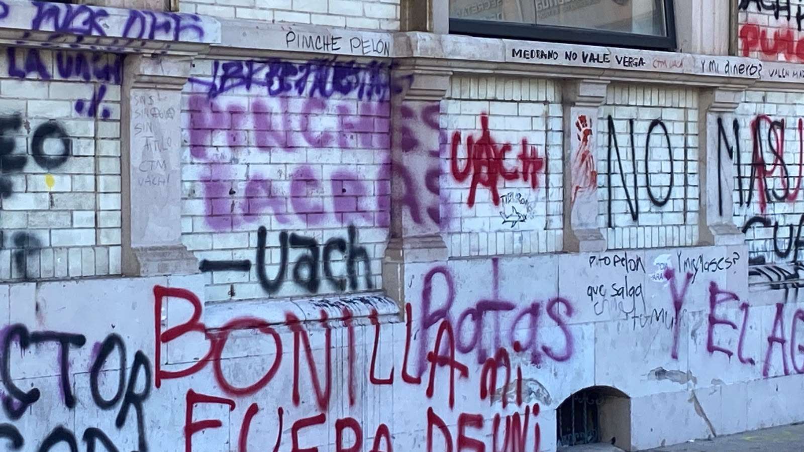 Acuden de notaría 13 a dar fe de daños en edificio de Rectoría