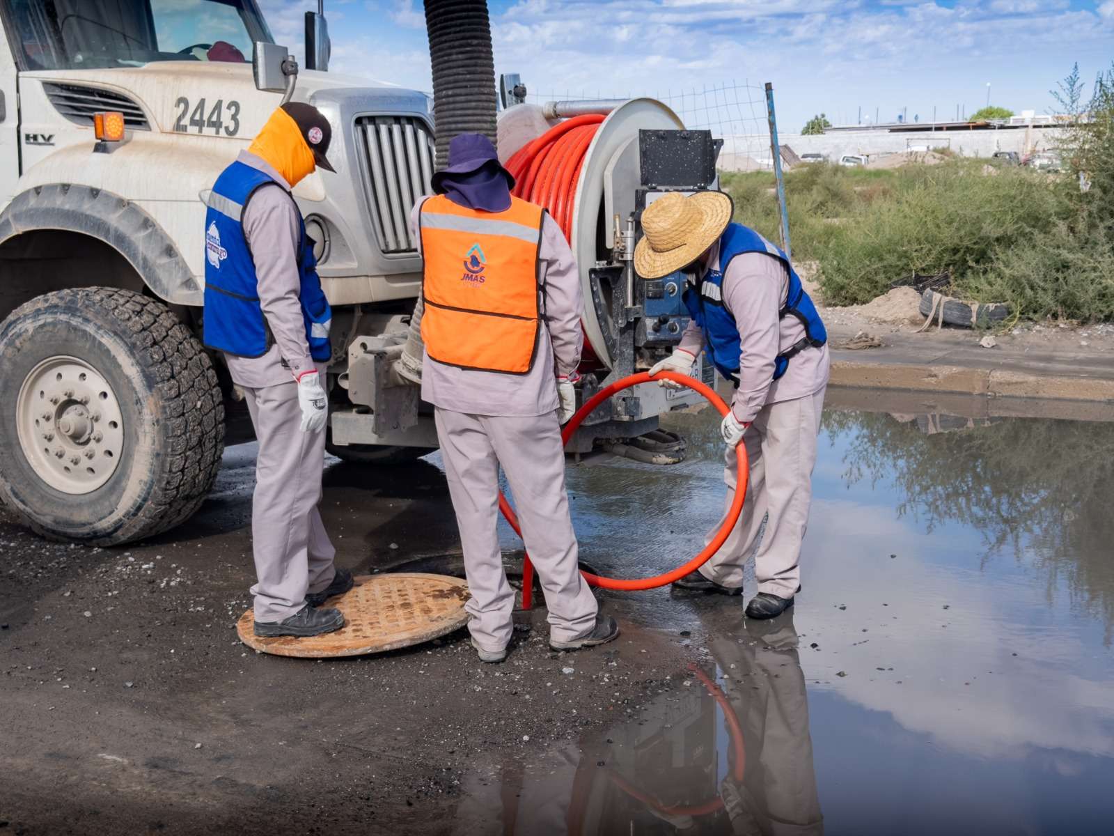 Despliegan tres equipos Vactor en Juárez Porvenir para atender brotes tras lluvias