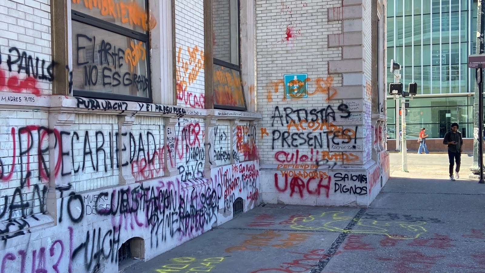 Acuden de notaría 13 a dar fe de daños en edificio de Rectoría