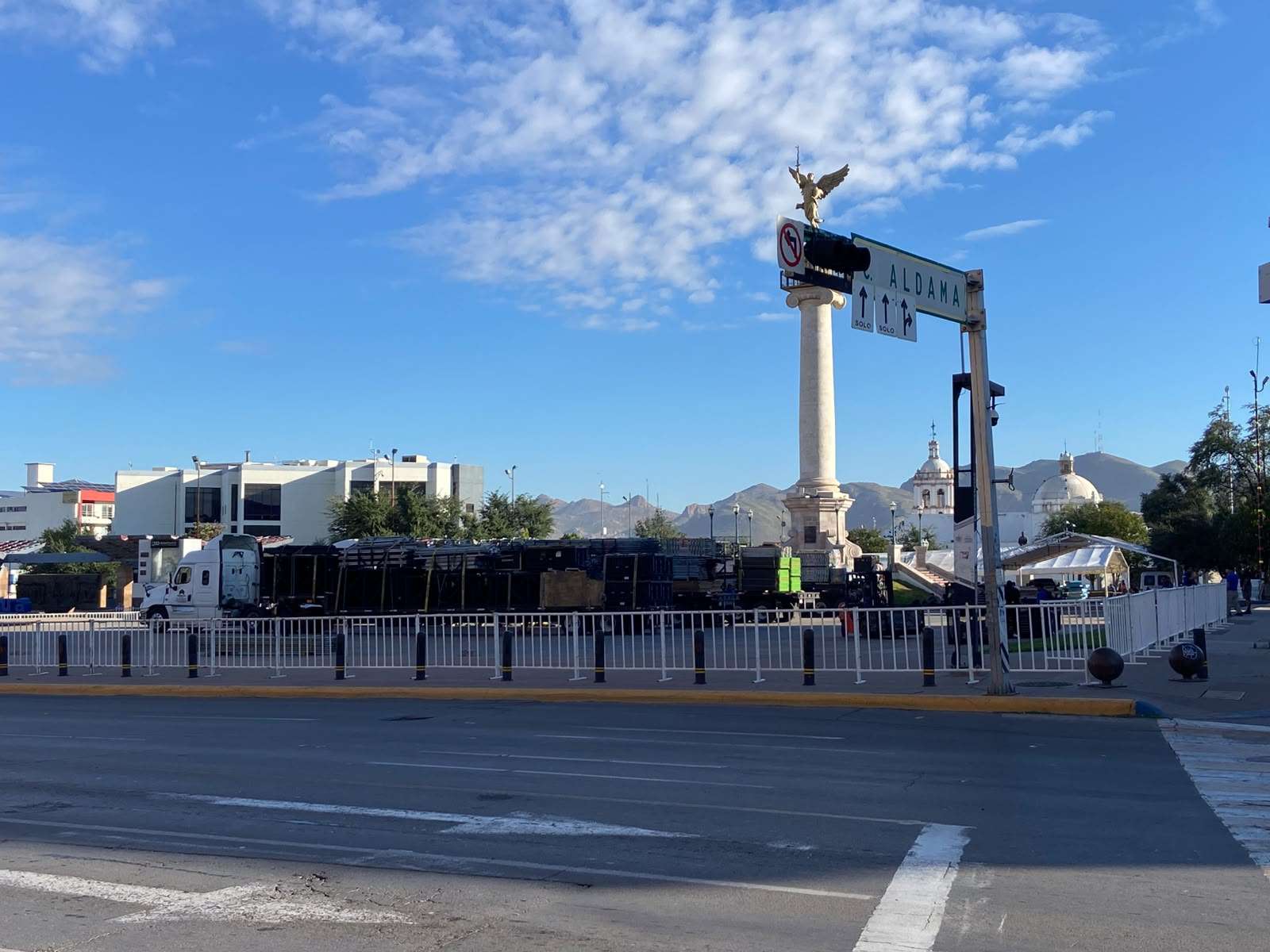 Preparan escenario para el gran concierto de Alejandro Fernández