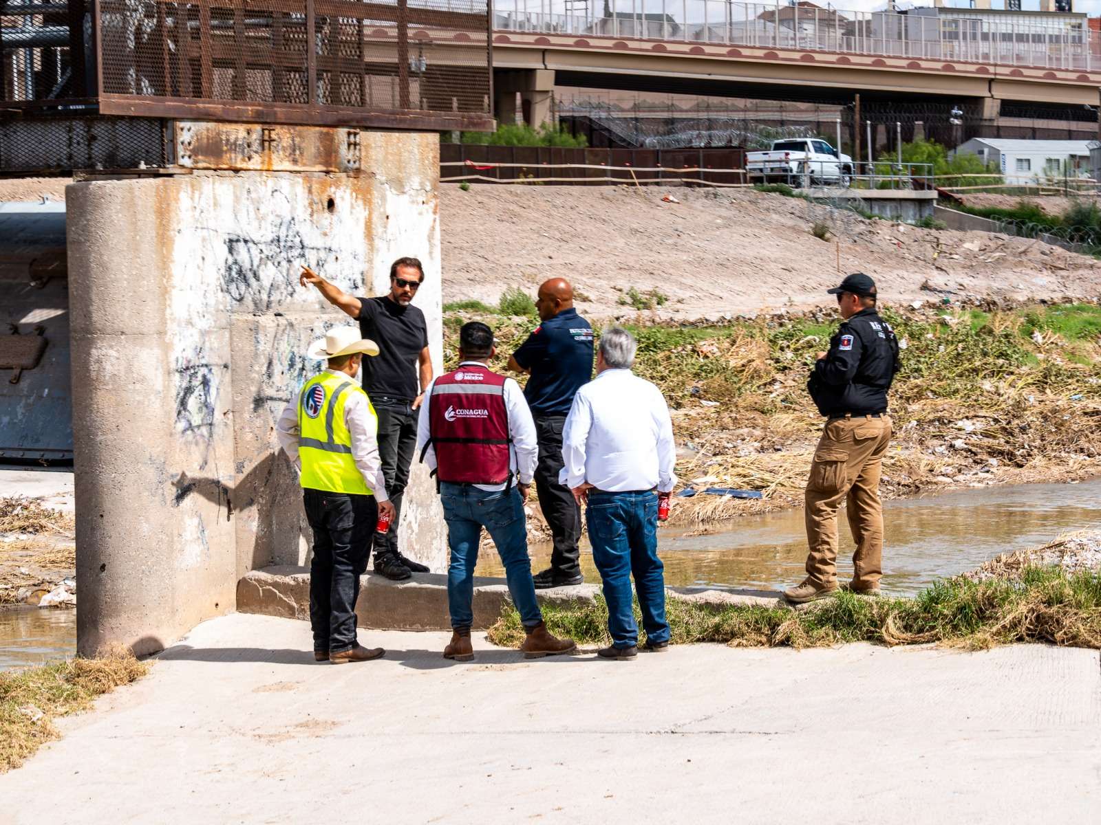 Recorre Director de Jmas zonas afectadas por creciente del Río Bravo