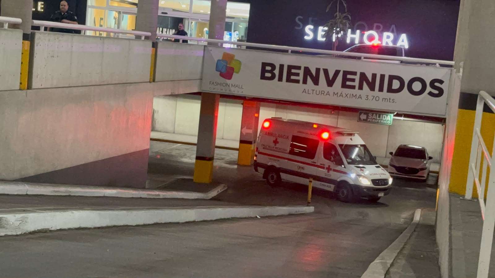 Matan a uno a balazos en estacionamiento de Fashion Mall