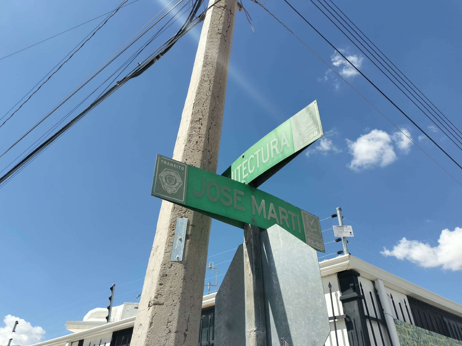 Luce deteriorada la nomenclatura de calles en Chihuahua