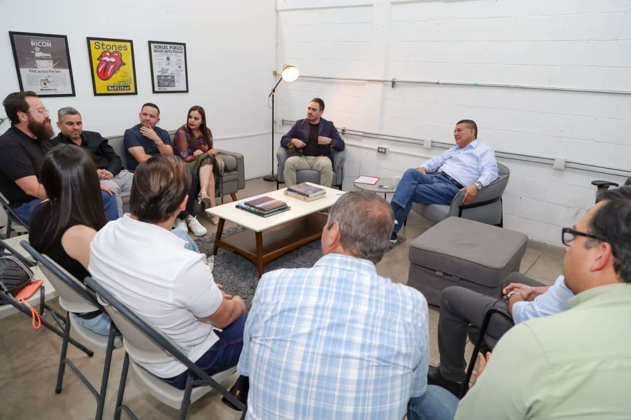 Sostiene Jáuregui diálogo con empresarios y profesionistas de Chihuahua