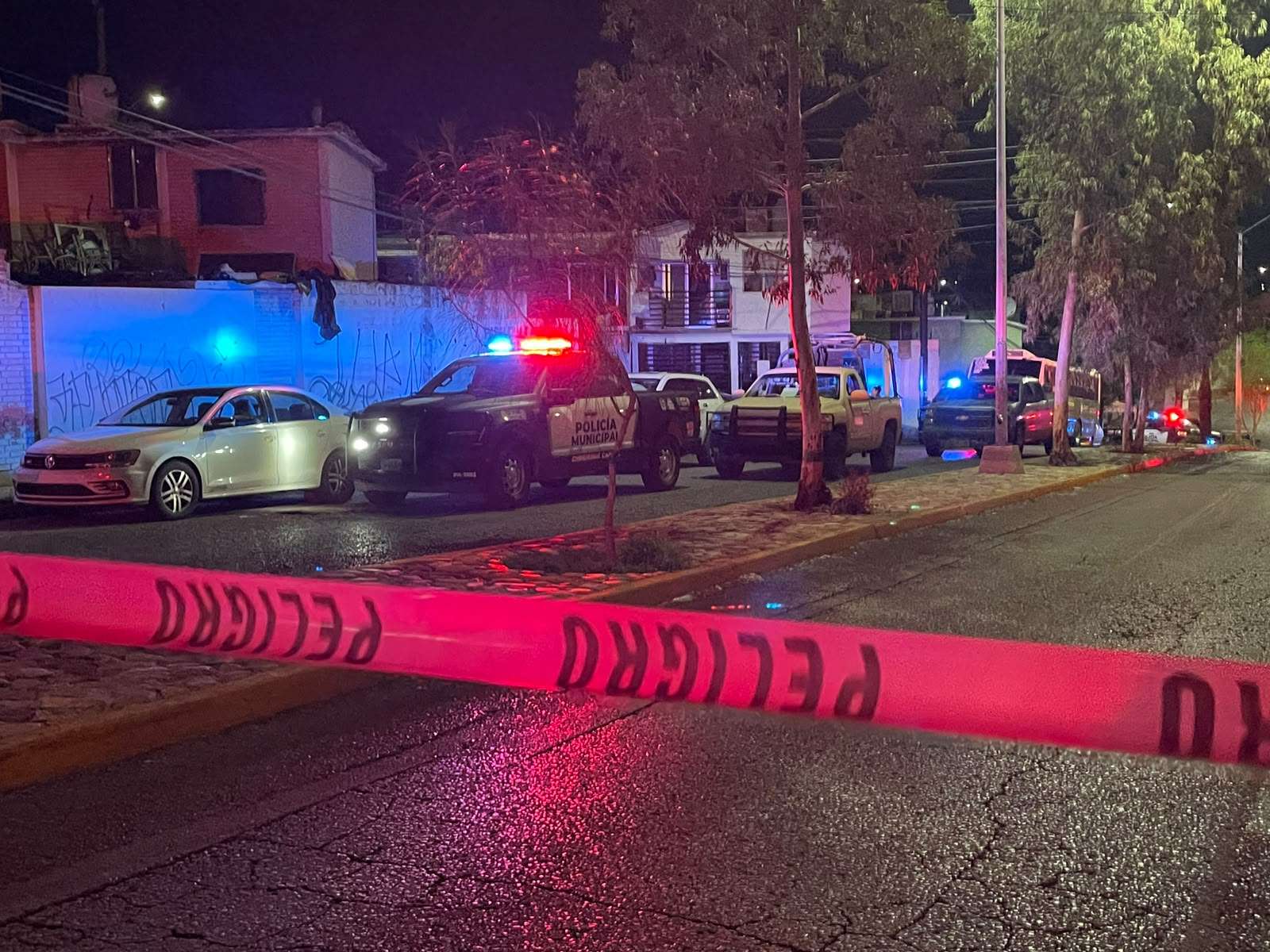 Atacan a balazos a dos en la colonia Los Mezquites