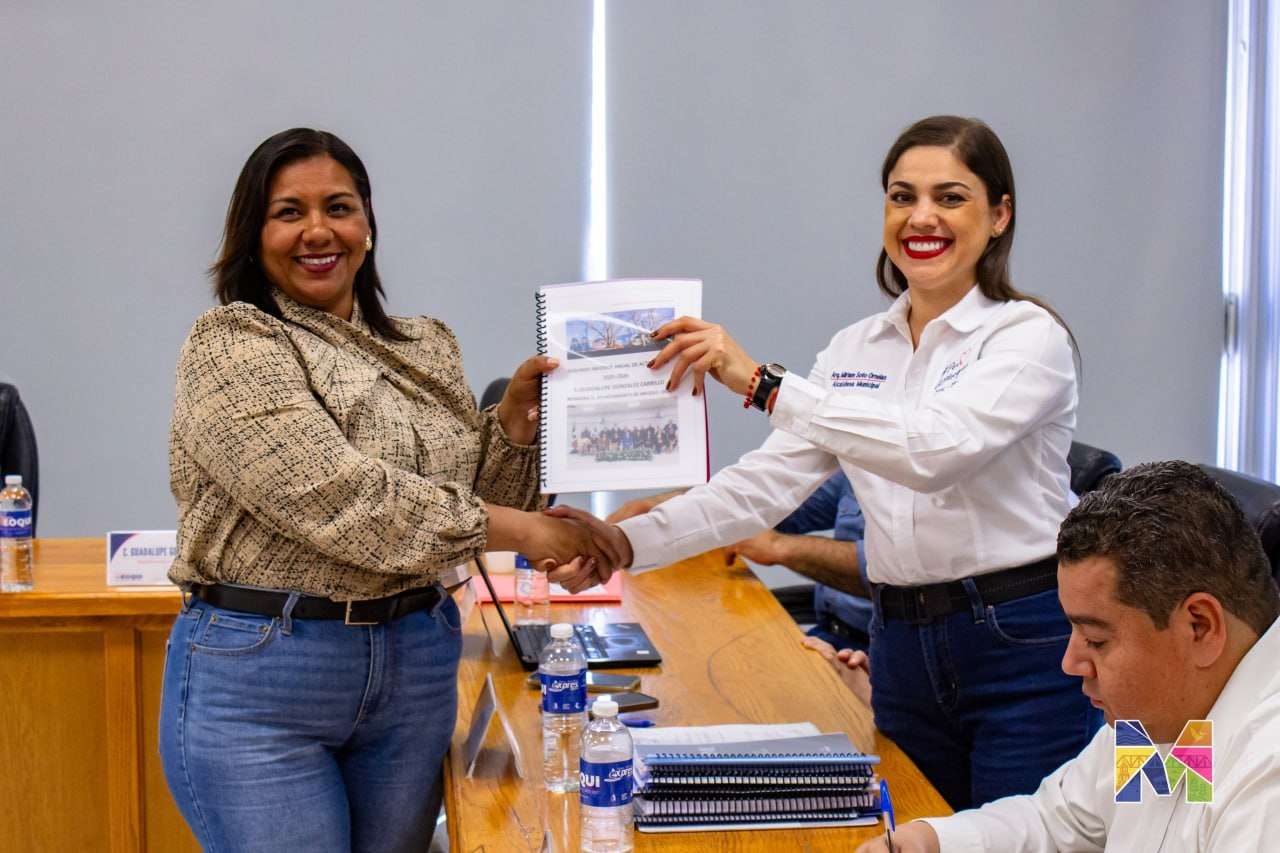 Entregan regidores de Meoqui 2do Informe de Actividades