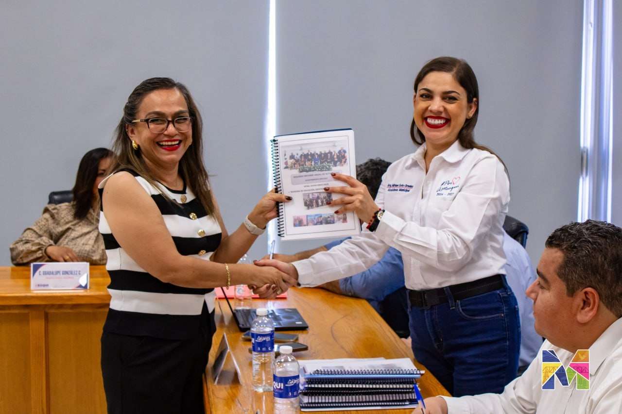 Entregan regidores de Meoqui 2do Informe de Actividades