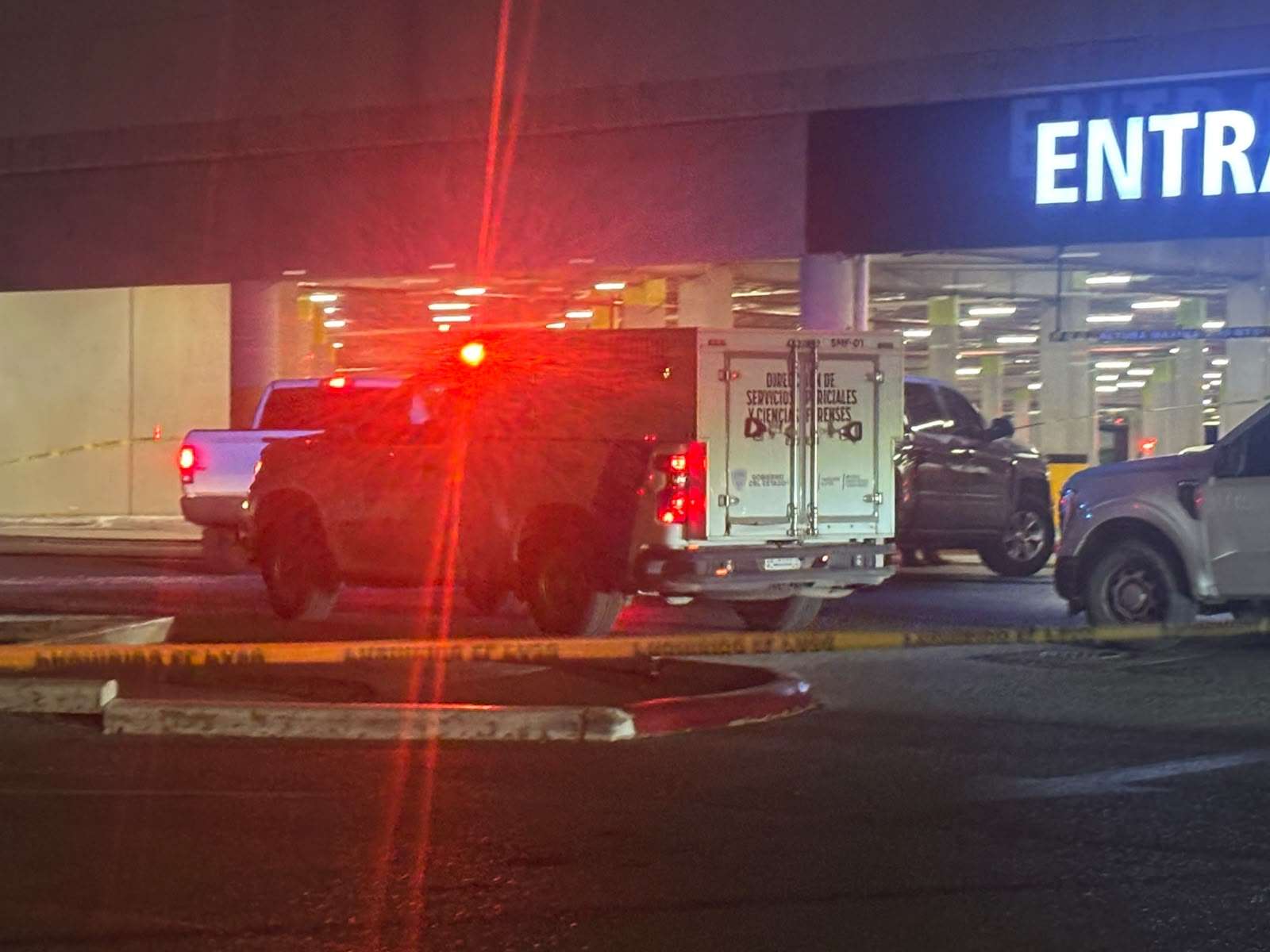 Identifican a ejecutado en estacionamiento de Fashion Mall