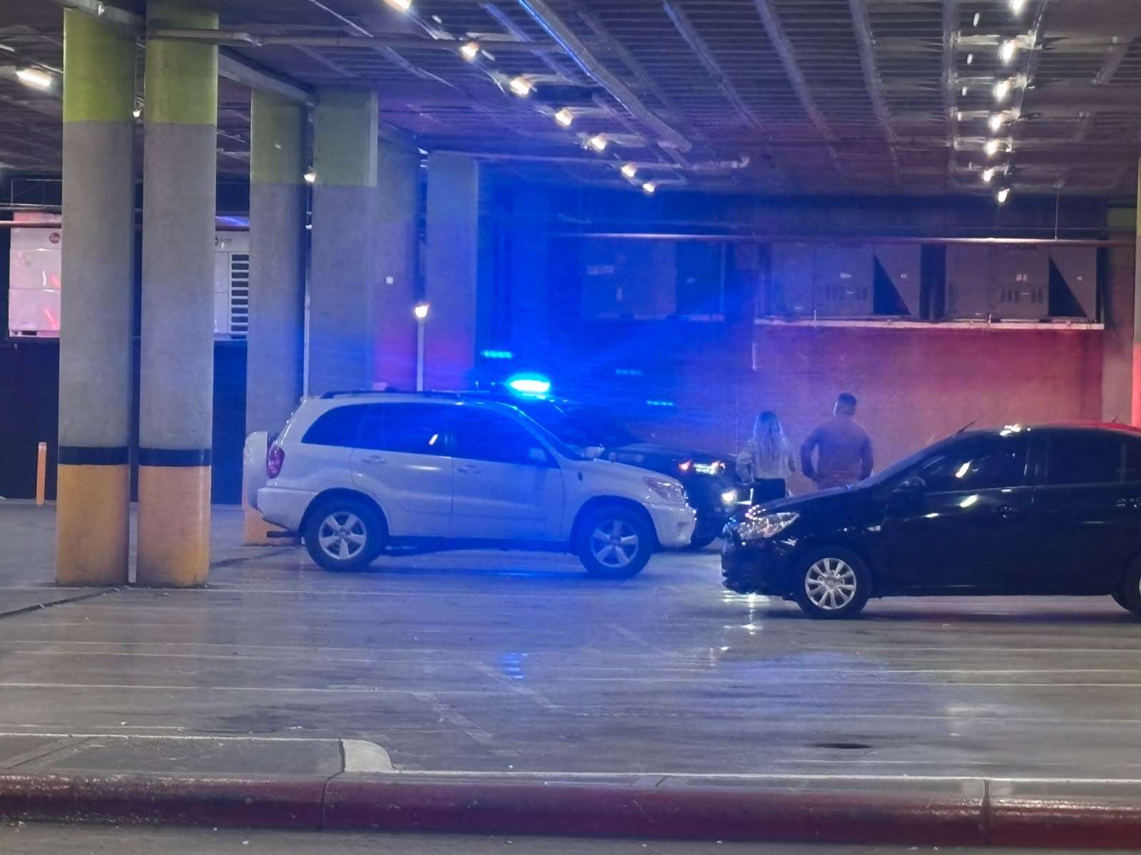 Matan a uno a balazos en estacionamiento de Fashion Mall