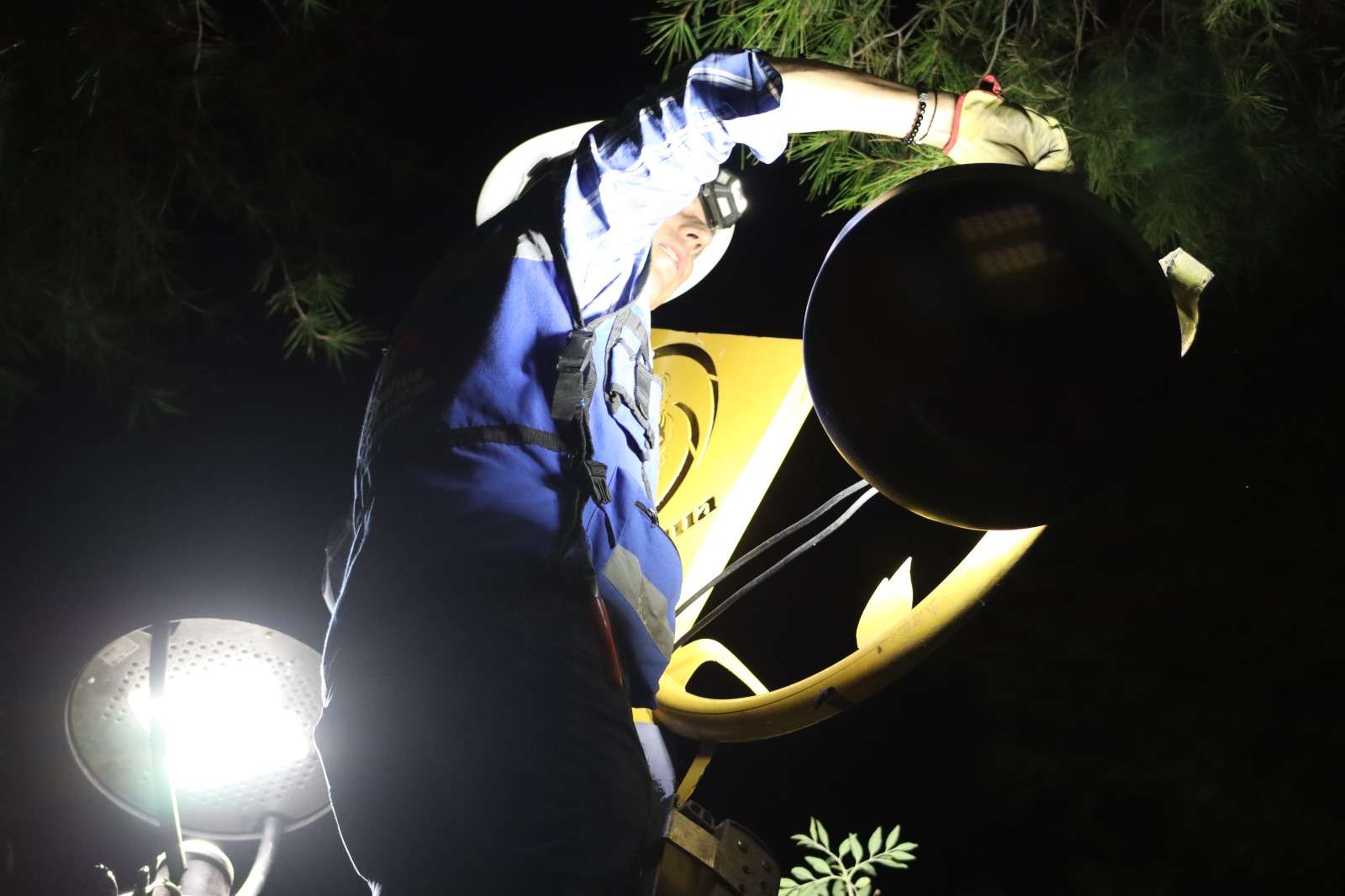 Modernizan iluminación de parques con tecnología LED