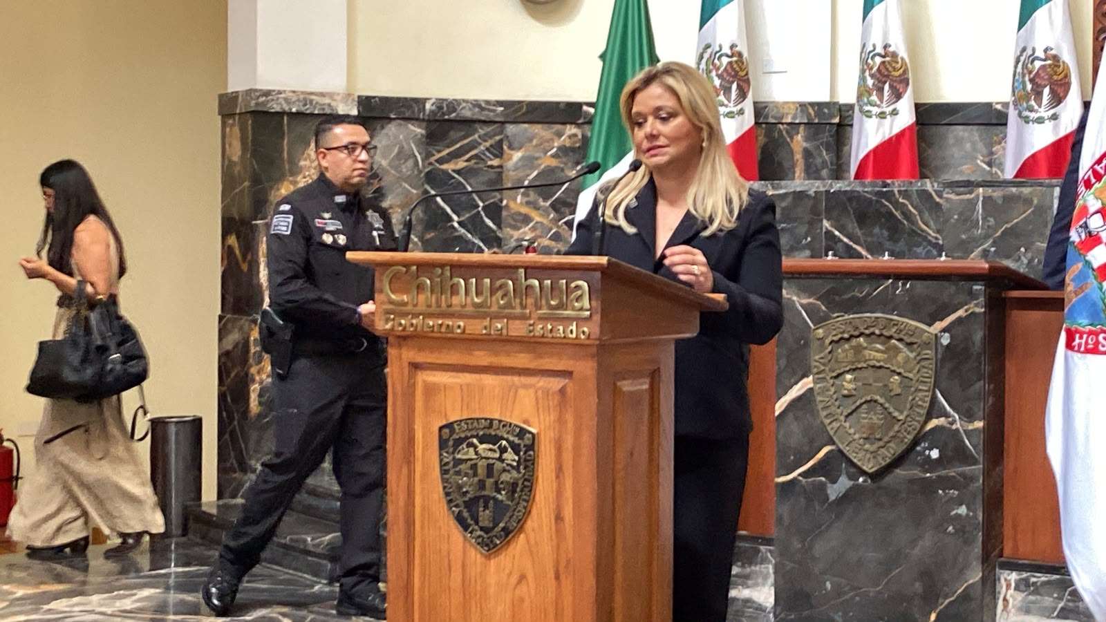Nombra Maru Campos a Gilberto Loya encargado de la FGE
