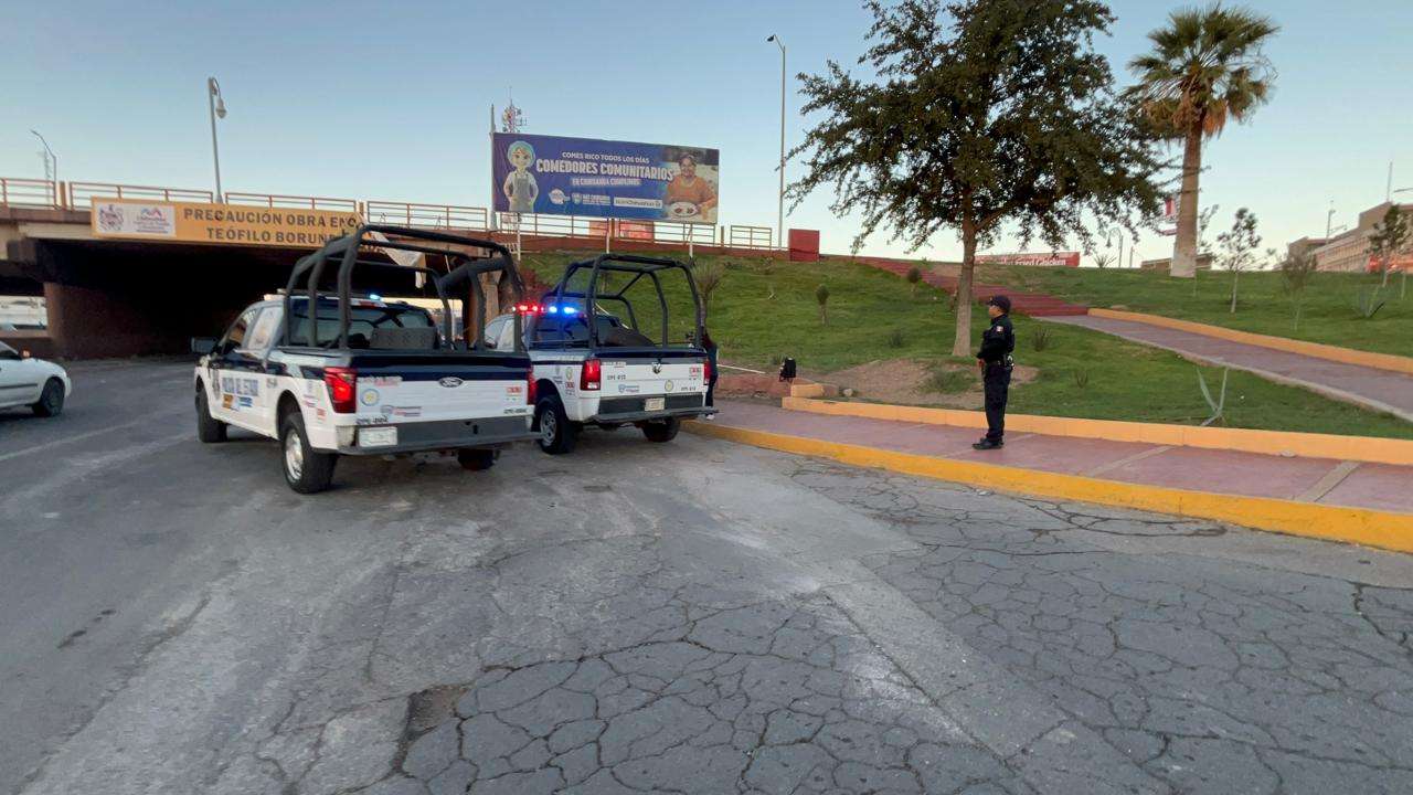 Inspeccionan daños en puente de Universidad y Teófilo Borunda 
