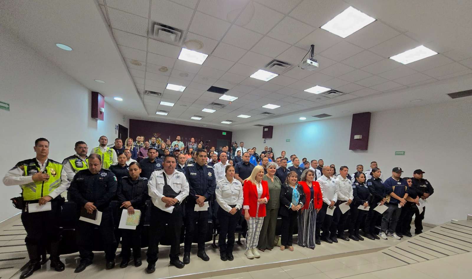 Imparten talleres de salud mental para personal de emergencia
