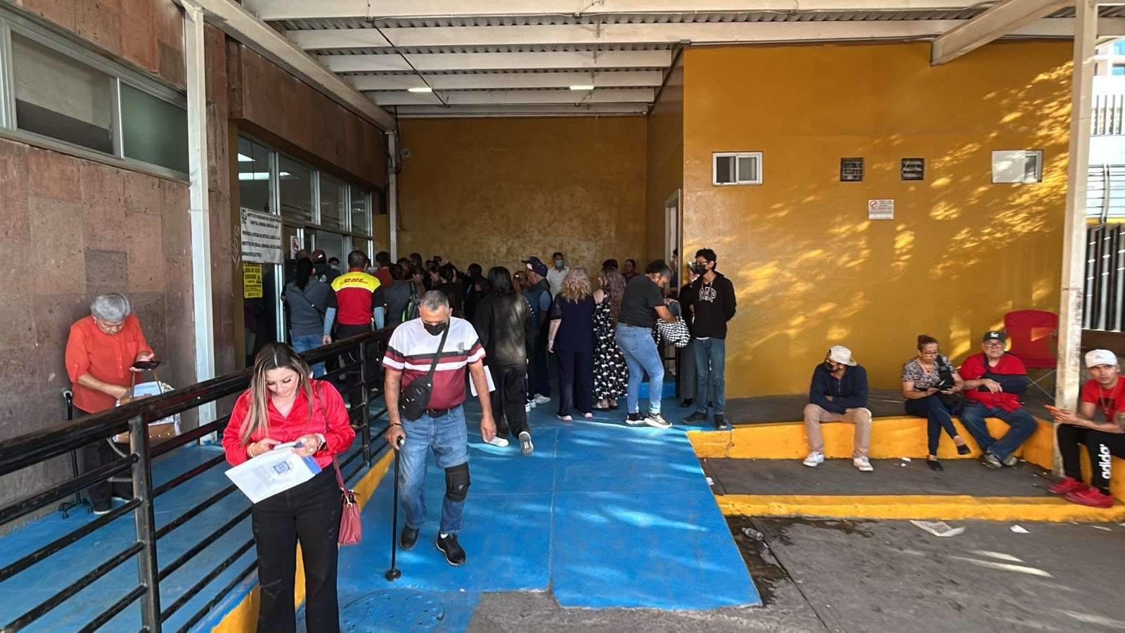 Toman trabajadores del Imss el Hospital Morelos