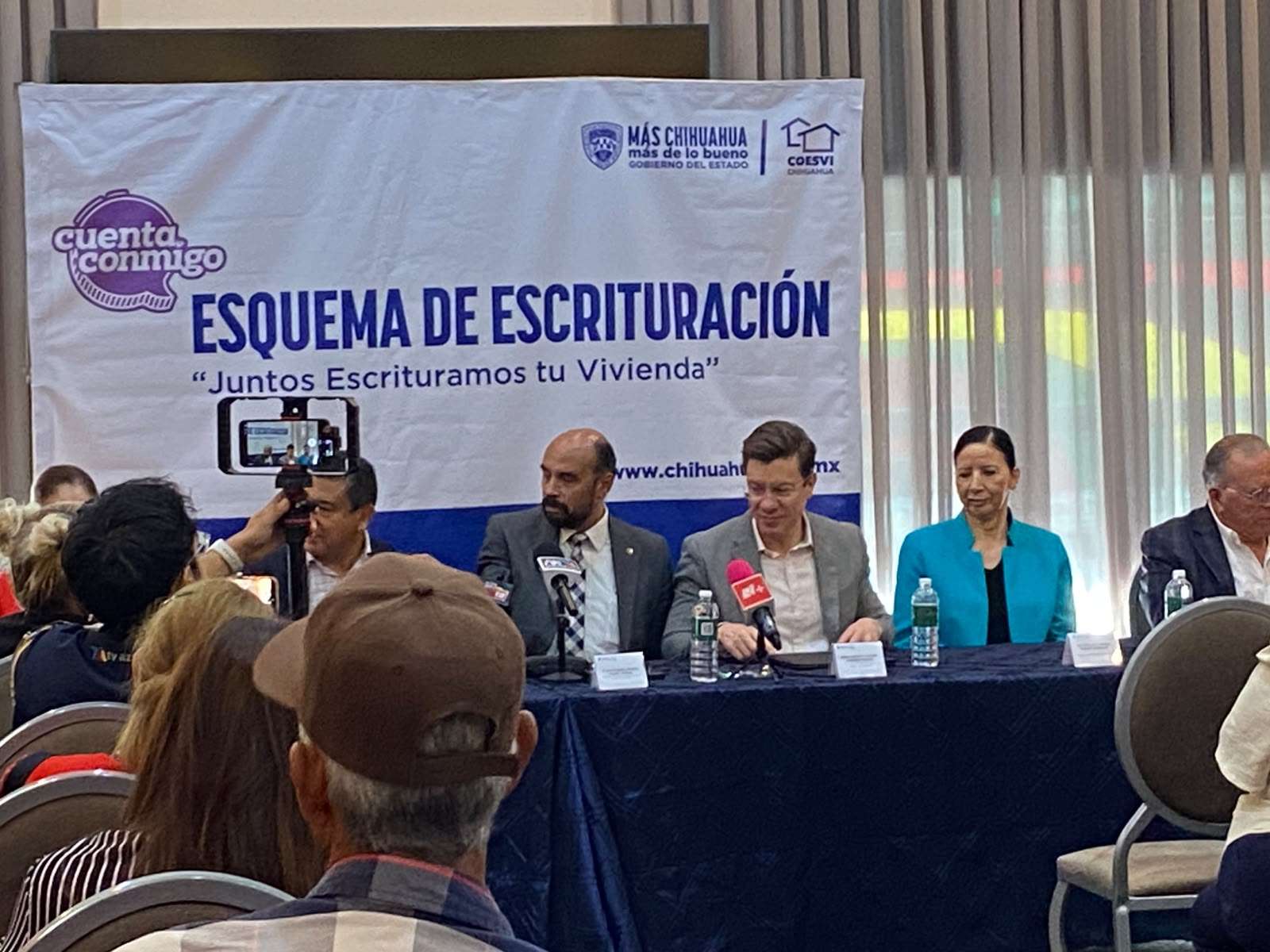 Entrega Coesvi 54 escrituras a familias de cuatro municipios
