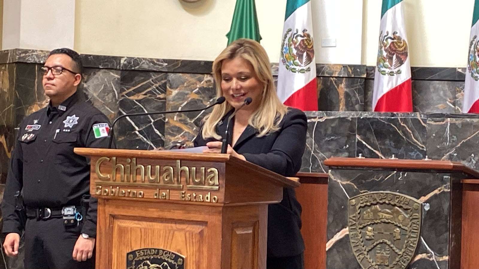 Nombra Maru Campos a Gilberto Loya encargado de la FGE