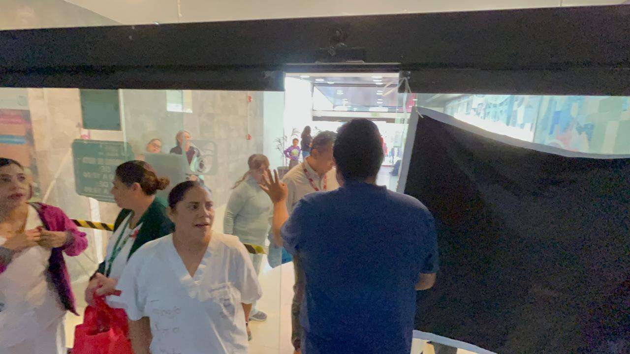 Toman trabajadores del Imss el Hospital Morelos