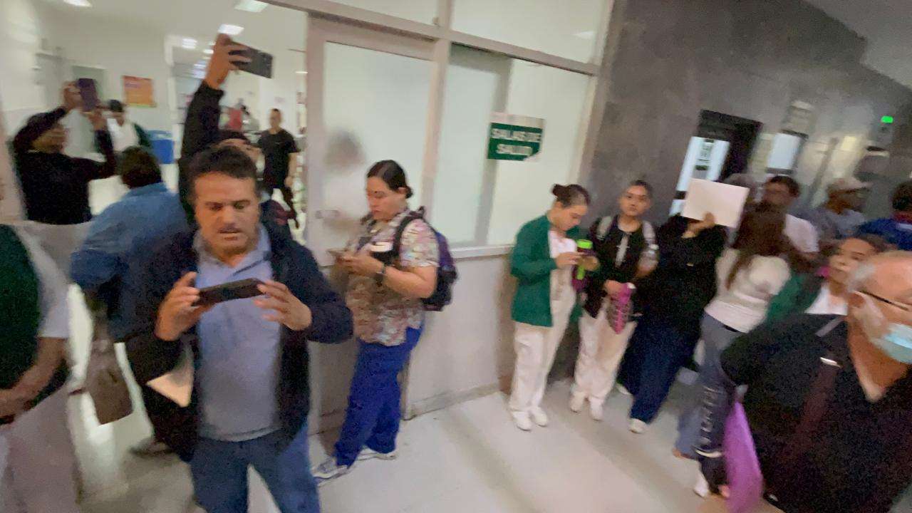 Toman trabajadores del Imss el Hospital Morelos