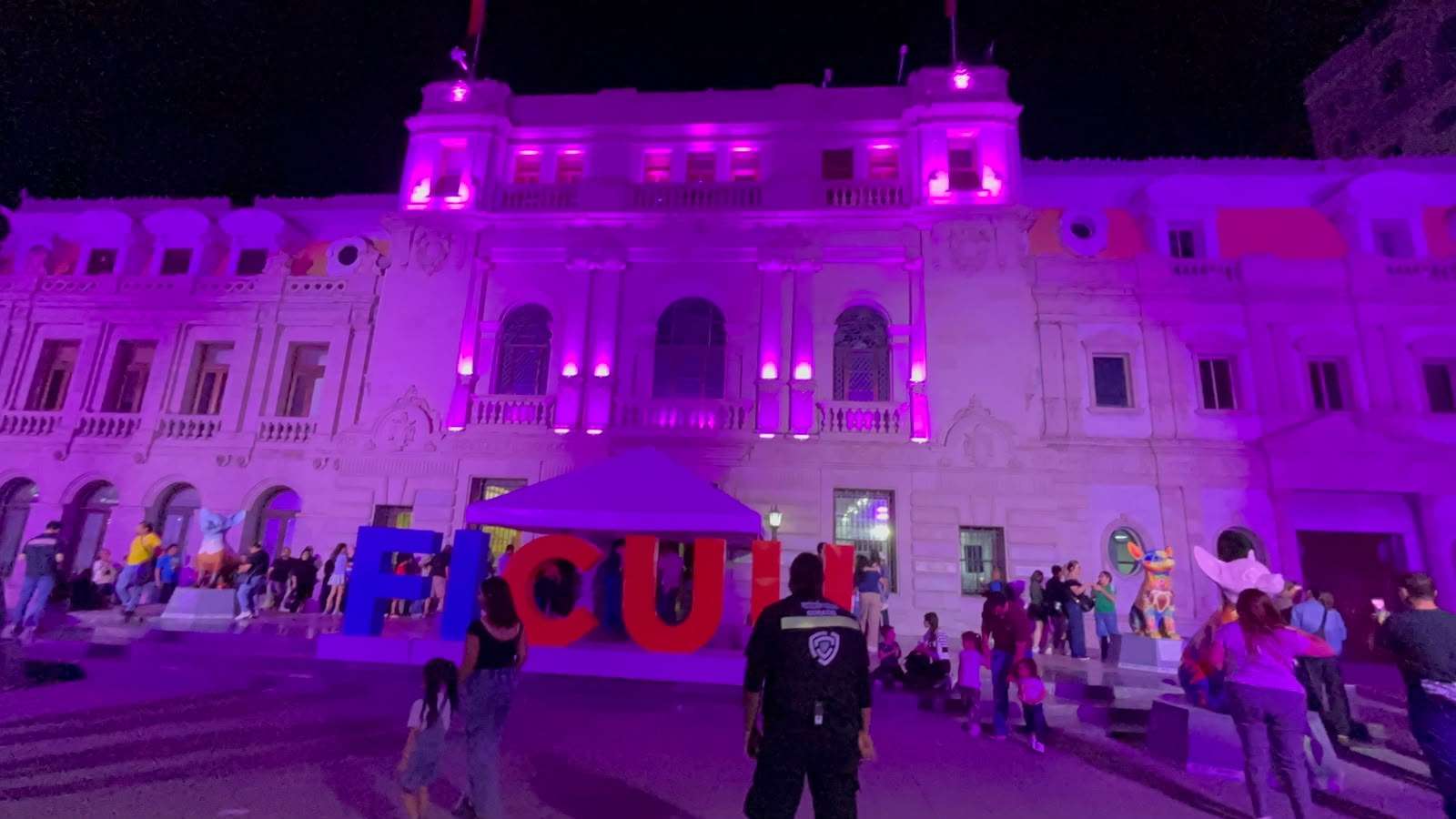 Ofrece Ficuu danza, teatro y música en las calles del Centro
