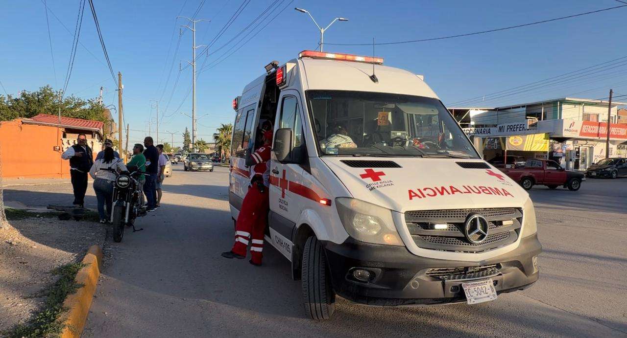 Lesiona conductor a motociclista tras cortarle el paso en la Emiliano Zapata