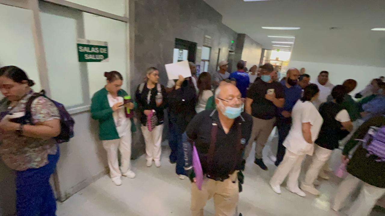 Toman trabajadores del Imss el Hospital Morelos