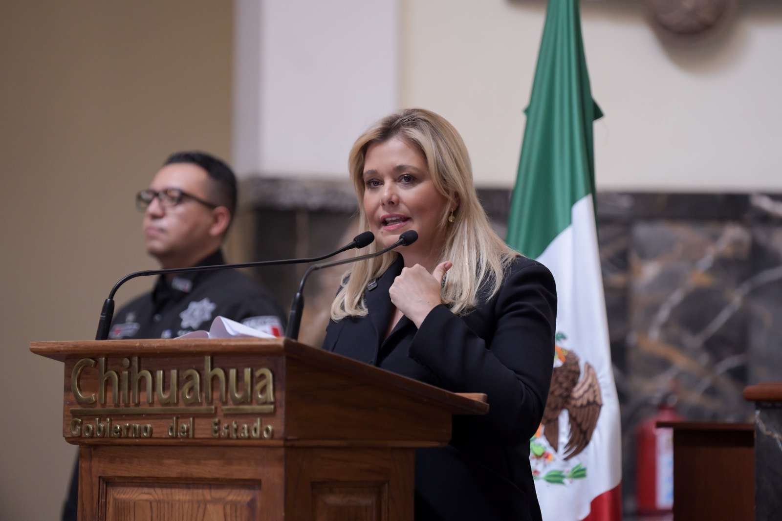 Nombra Maru Campos a Gilberto Loya encargado de la FGE