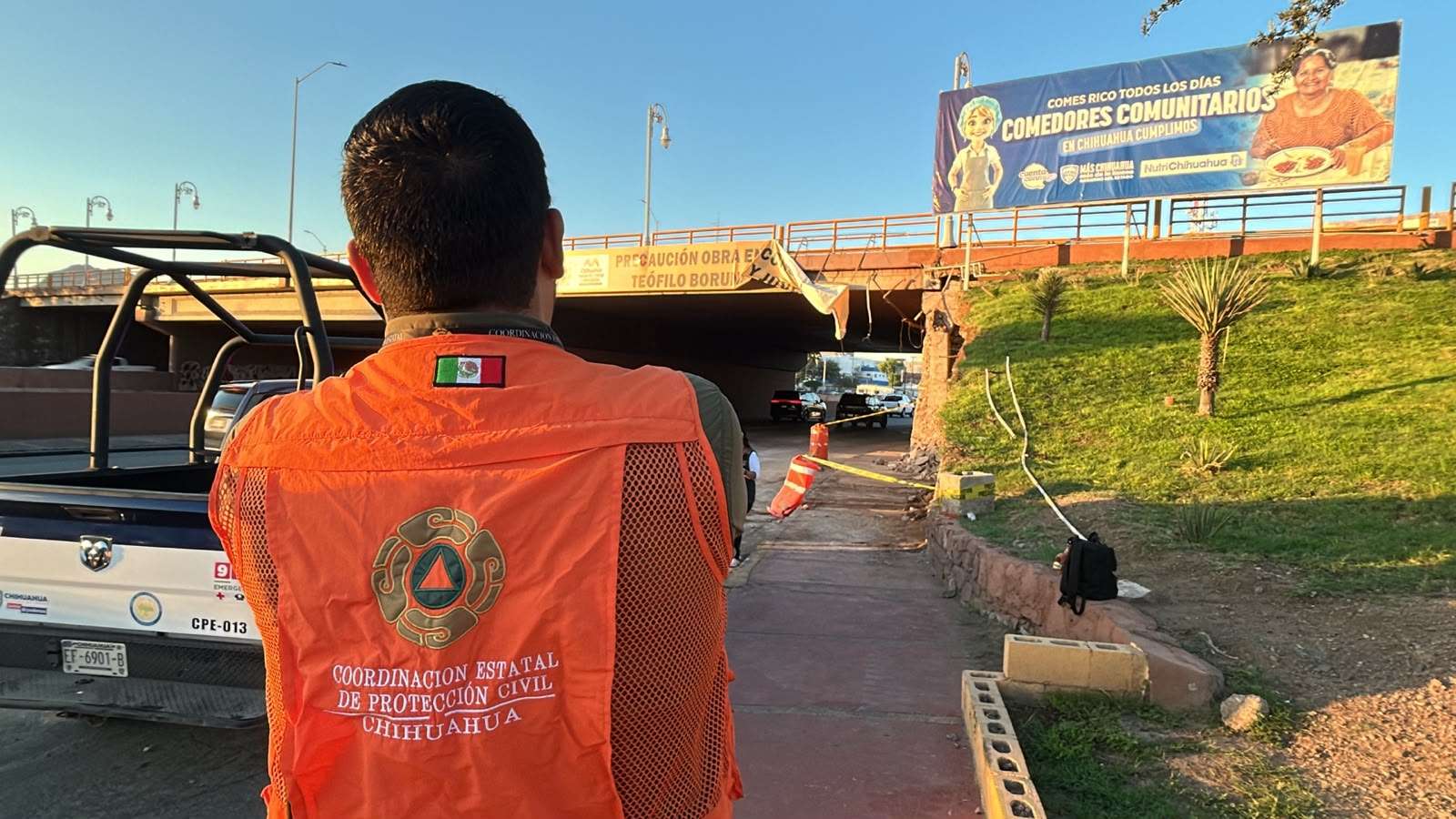 Inspeccionan daños en puente de Universidad y Teófilo Borunda 